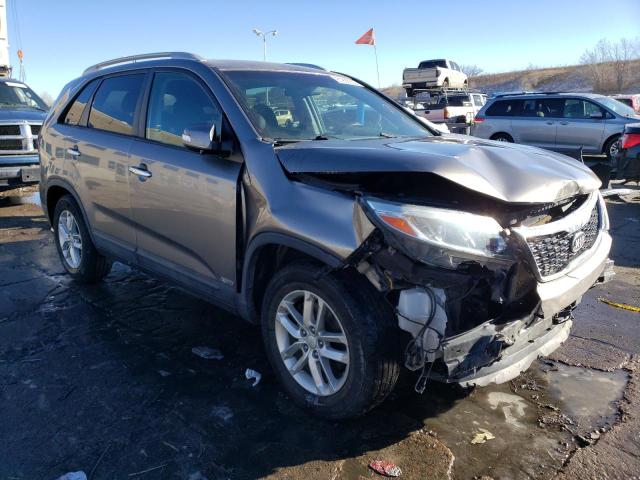 Photo 4 from auction – 2015 KIA SORENTO LX with VIN 5XYKTDA76FG652997