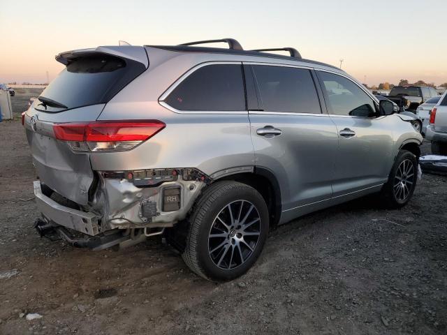 Photo 3 from auction – 2017 TOYOTA HIGHLANDER with VIN 5TDKZRFH5HS195098