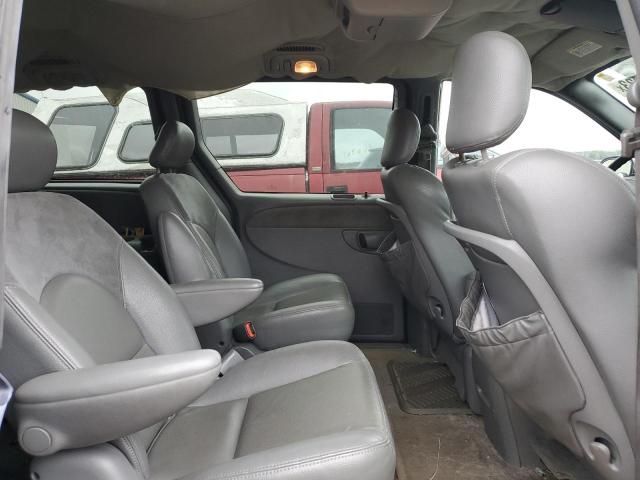 Photo 11 from auction – 2004 CHRYSLER TOWN & COU with VIN 2C8GP64LX4R531444
