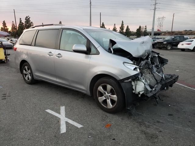 Photo 4 from auction – 2015 TOYOTA SIENNA LE with VIN 5TDKK3DC1FS577893