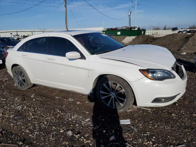 Photo 4 from auction – 2014 CHRYSLER 200 TOURIN with VIN 1C3CCBBG1EN120589