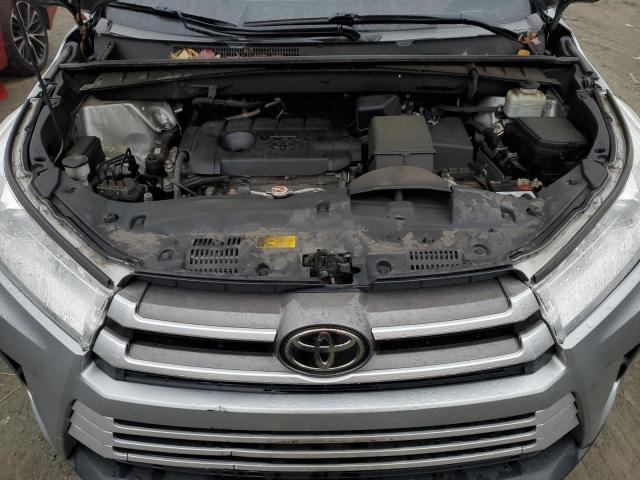 Zdjęcie 12 z aukcji – 2018 TOYOTA HIGHLANDER z VIN 5TDZARFH1JS036686