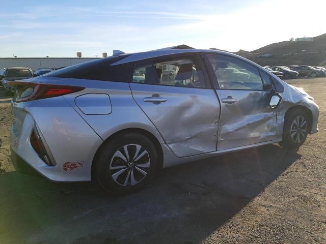 Photo 3 from auction – 2018 TOYOTA PRIUS PRIM with VIN JTDKARFP1J3078236