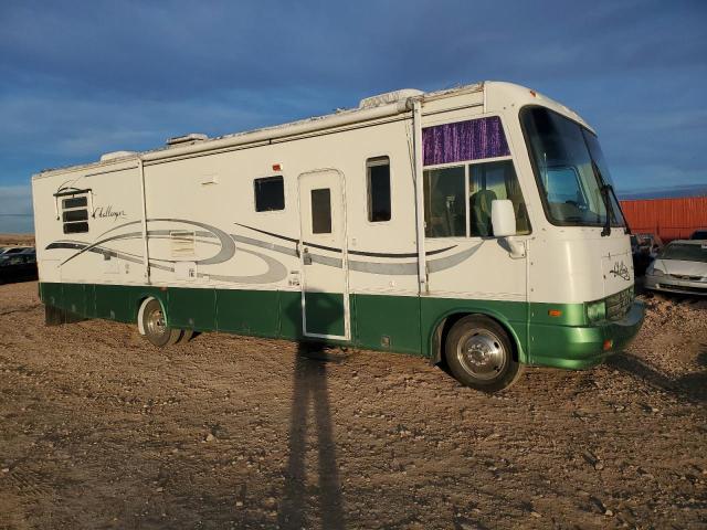 WORKHORSE CUSTOM CHASSIS MOTORHOME 2000 with VIN 5B4LP37J7Y3317038 - Photo from auction
