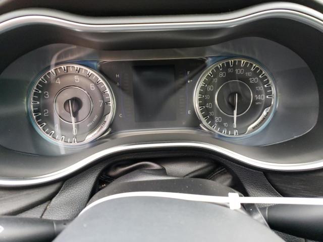 Photo 9 from auction – 2015 CHRYSLER 200 LIMITE with VIN 1C3CCCAB4FN751320