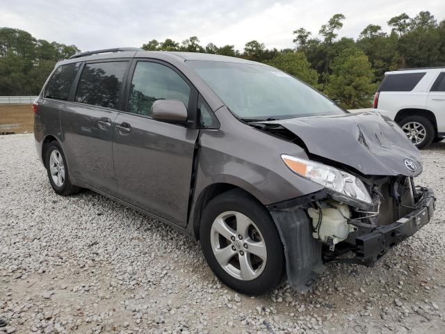 Photo 4 from auction – 2015 TOYOTA SIENNA LE with VIN 5TDKK3DC5FS587391