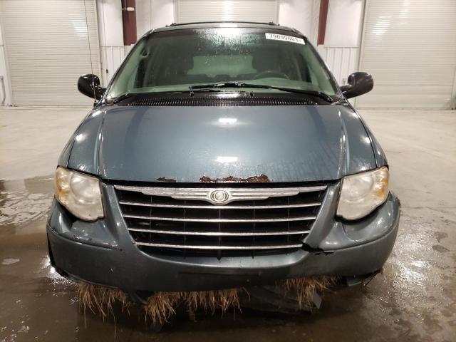 Photo 5 from auction – 2005 CHRYSLER TOWN & COU with VIN 2C4GP54LX5R277571