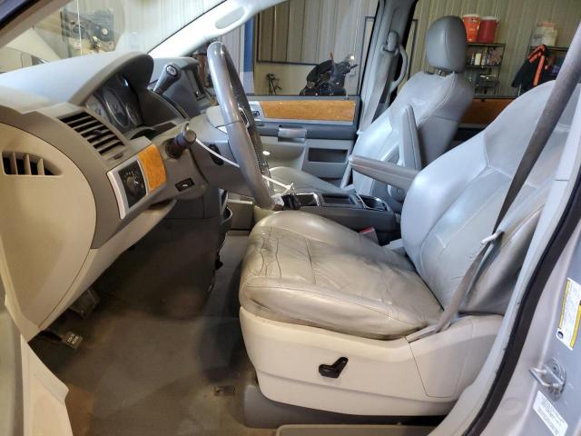 Photo 7 from auction – 2010 CHRYSLER TOWN & COU with VIN 2A4RR6DX4AR257591