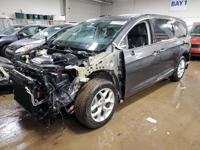 CHRYSLER PACIFICA T 2017 with VIN 2C4RC1EG5HR551102 - Photo from auction
