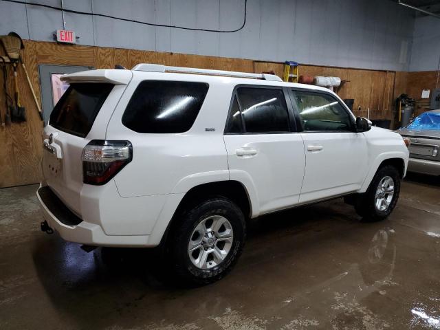 Photo 3 from auction – 2016 TOYOTA 4RUNNER SR with VIN JTEBU5JR2G5290516