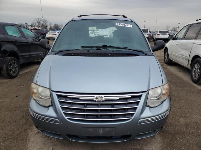 Photo 5 from auction – 2005 CHRYSLER TOWN & COU with VIN 2C4GP54L15R158260