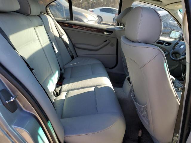 Photo 10 from auction – 2003 BMW 325 I with VIN WBAET37473NJ38940