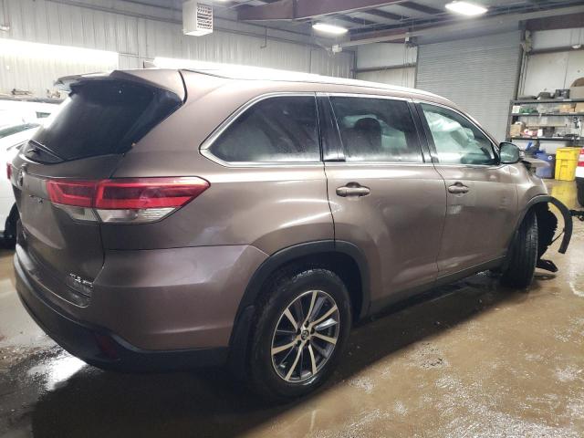 Photo 3 from auction – 2019 TOYOTA HIGHLANDER with VIN 5TDJZRFH0KS923770