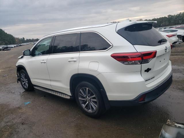 Photo 2 from auction – 2017 TOYOTA HIGHLANDER with VIN 5TDKZRFH7HS515781