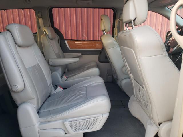 Photo 11 from auction – 2010 CHRYSLER TOWN & COU with VIN 2A4RR6DX7AR380771