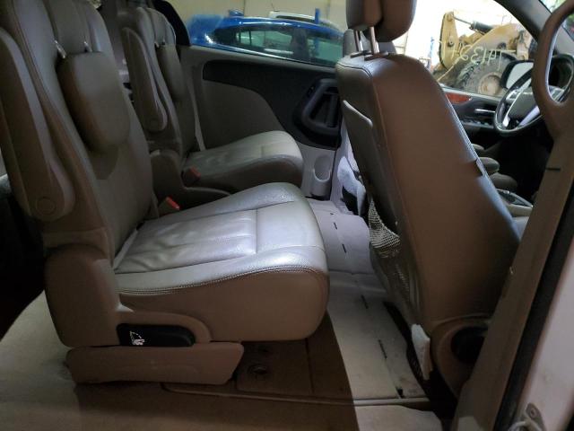 Photo 11 from auction – 2016 CHRYSLER TOWN & COU with VIN 2C4RC1BG1GR281076
