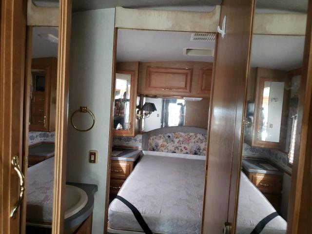 Photo 6 from auction – 1999 FLEETWOOD PACE ARROW with VIN 3FCMF53S4XJA15152