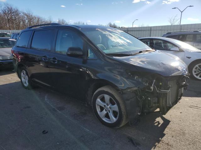 Photo 4 from auction – 2017 TOYOTA SIENNA LE with VIN 5TDKZ3DC0HS776528