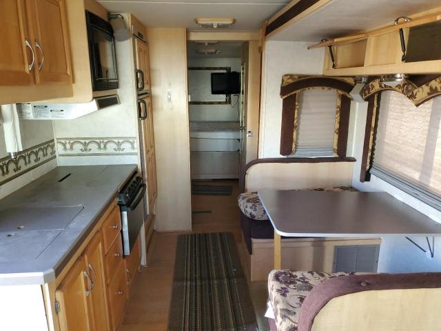 Photo 6 from auction – 2005 RVIS TRAIL AIRE with VIN 5B4LP57G643384126