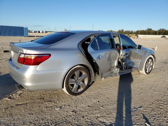 Photo 3 from auction – 2010 LEXUS LS 460L with VIN JTHGL5EF3A5038552