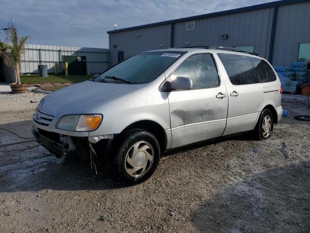 TOYOTA SIENNA LE 2002 with VIN 4T3ZF13C02U502846 - Photo from auction