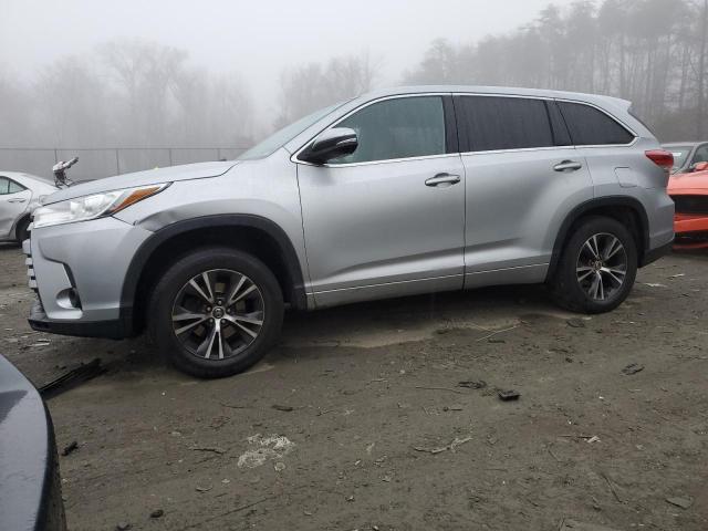 TOYOTA HIGHLANDER 2018 z numerem VIN 5TDZARFH1JS036686 - Zdjęcie z aukcji