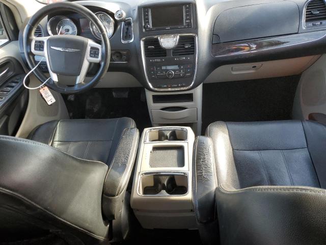 Photo 8 from auction – 2016 CHRYSLER TOWN & COU with VIN 2C4RC1BGXGR282064