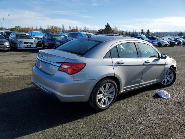 Photo 3 from auction – 2021 CHRYSLER 200 TOURIN with VIN 1C3CCBBBXEN118974