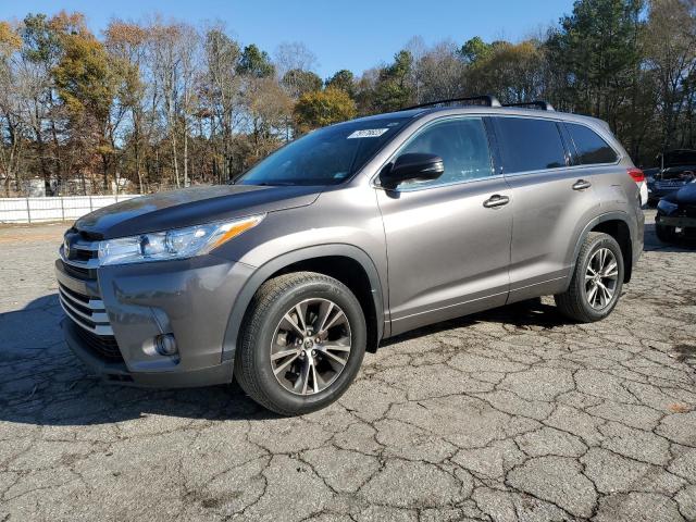 TOYOTA HIGHLANDER 2018 with VIN 5TDBZRFH4JS801285 - Photo from auction