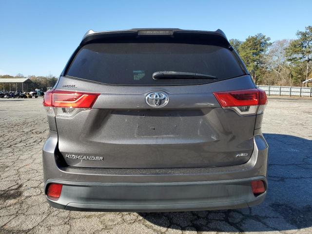 Photo 6 from auction – 2018 TOYOTA HIGHLANDER with VIN 5TDBZRFH4JS801285