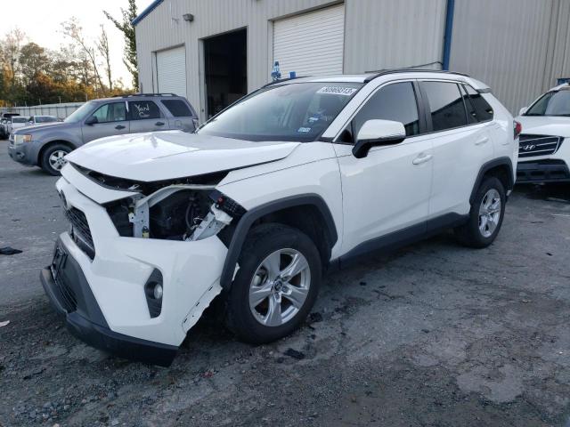 TOYOTA RAV4 XLE 2019 with VIN 2T3W1RFV2KW010607 - Photo from auction