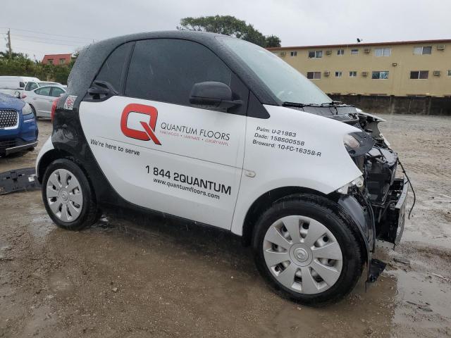 Photo 4 from auction – 2017 SMART FORTWO with VIN WMEFJ5DA3HK186707
