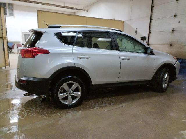 Photo 3 from auction – 2015 TOYOTA RAV4 XLE with VIN 2T3RFREV6FW337551