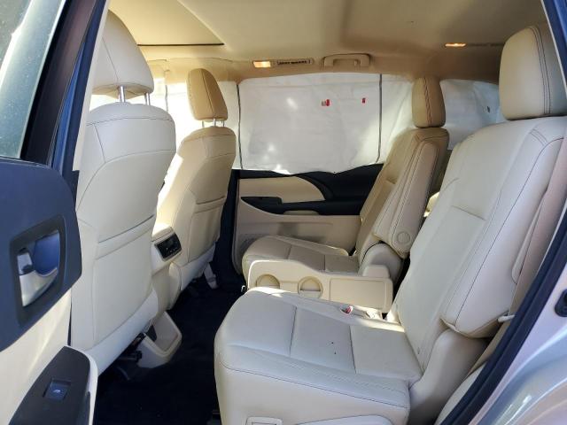 Photo 11 from auction – 2016 TOYOTA HIGHLANDER with VIN 5TDKKRFH8GS126652