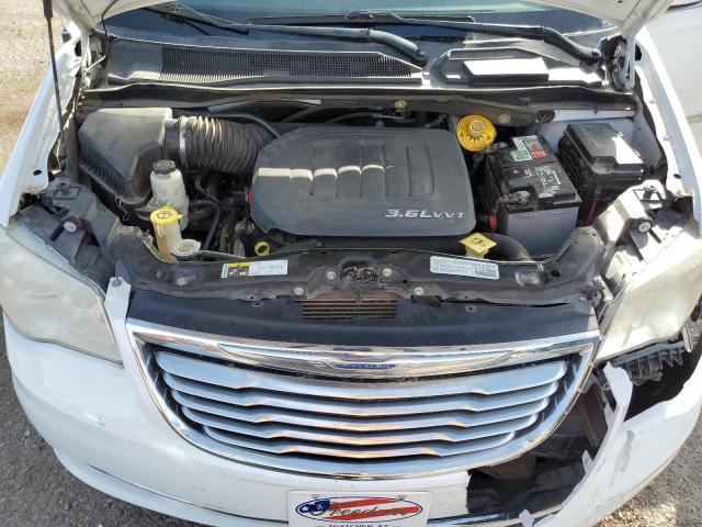 Photo 12 from auction – 2014 CHRYSLER TOWN & COU with VIN 2C4RC1BG6ER440171
