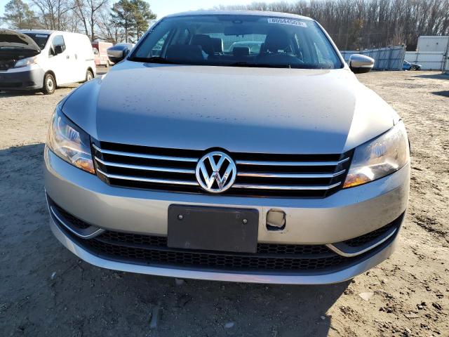 Photo 5 from auction – 2014 VOLKSWAGEN PASSAT S with VIN 1VWAT7A30EC033547