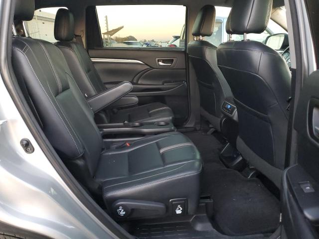 Photo 10 from auction – 2017 TOYOTA HIGHLANDER with VIN 5TDKZRFH5HS195098