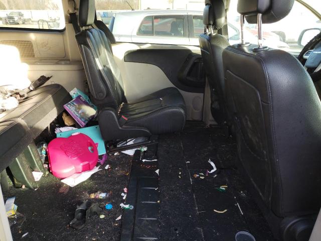 Photo 11 from auction – 2015 CHRYSLER TOWN & COU with VIN 2C4RC1BG0FR595073