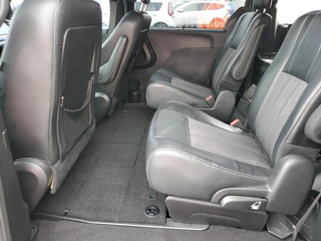 Photo 11 from auction – 2015 CHRYSLER TOWN & COU with VIN 2C4RC1HG2FR753646