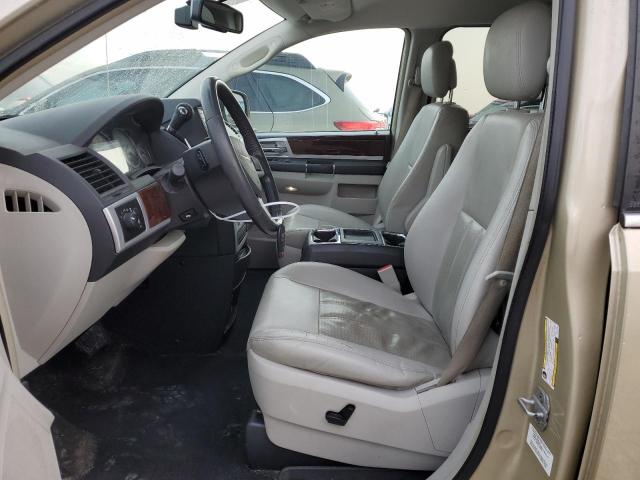 Photo 7 from auction – 2010 CHRYSLER TOWN & COU with VIN 2A4RR8D16AR441258