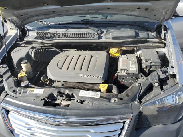 Photo 12 from auction – 2016 CHRYSLER TOWN & COU with VIN 2C4RC1BGXGR282064