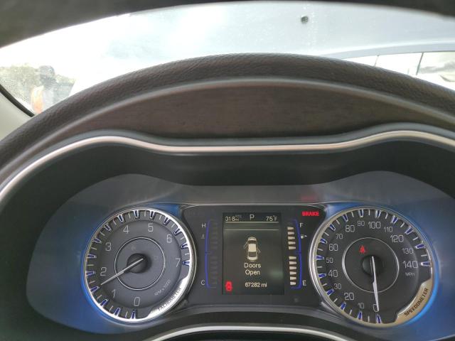 Photo 9 from auction – 2015 CHRYSLER 200 LIMITE with VIN 1C3CCCAB4FN755058