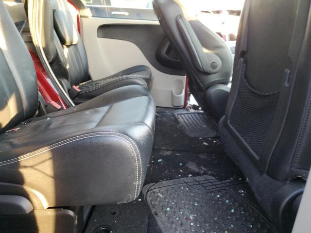 Photo 11 from auction – 2015 CHRYSLER TOWN & COU with VIN 2C4RC1BG2FR595138