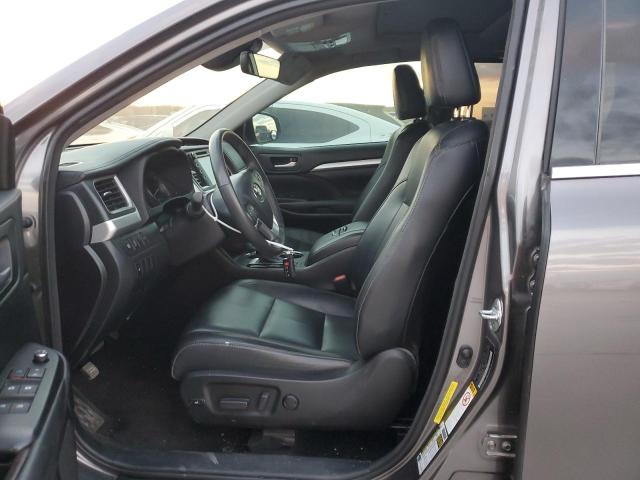 Photo 7 from auction – 2018 TOYOTA HIGHLANDER with VIN 5TDKZRFH8JS530182