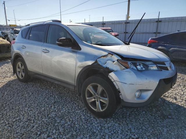 Photo 4 from auction – 2015 TOYOTA RAV4 XLE with VIN JTMRFREV7FD152065