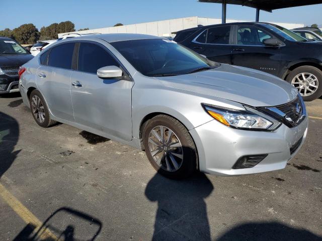 Photo 4 from auction – 2017 NISSAN ALTIMA 2.5 with VIN 1N4AL3AP3HC140892