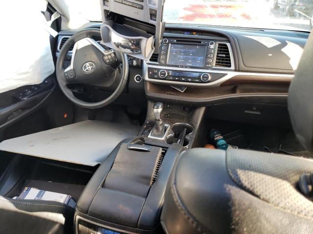 Photo 8 from auction – 2016 TOYOTA HIGHLANDER with VIN 5TDYKRFH7GS172001