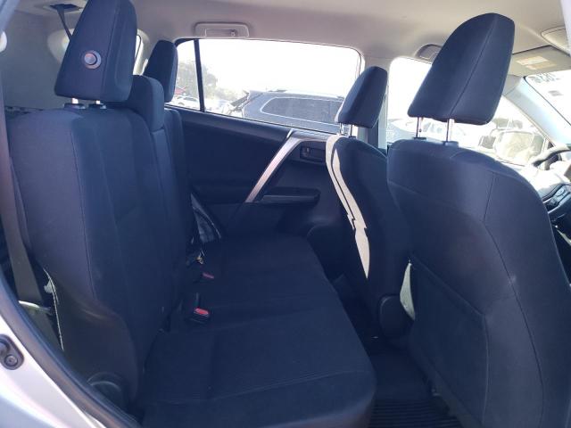 Photo 10 from auction – 2018 TOYOTA RAV4 LE with VIN JTMBFREV5JJ207558