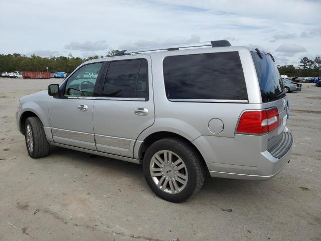 Photo 2 from auction – 2010 LINCOLN NAVIGATOR with VIN 5LMJJ2H52AEJ08453