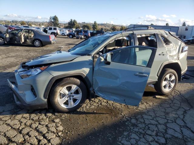TOYOTA RAV4 XLE 2021 with VIN 2T3W1RFVXMW166655 - Photo from auction